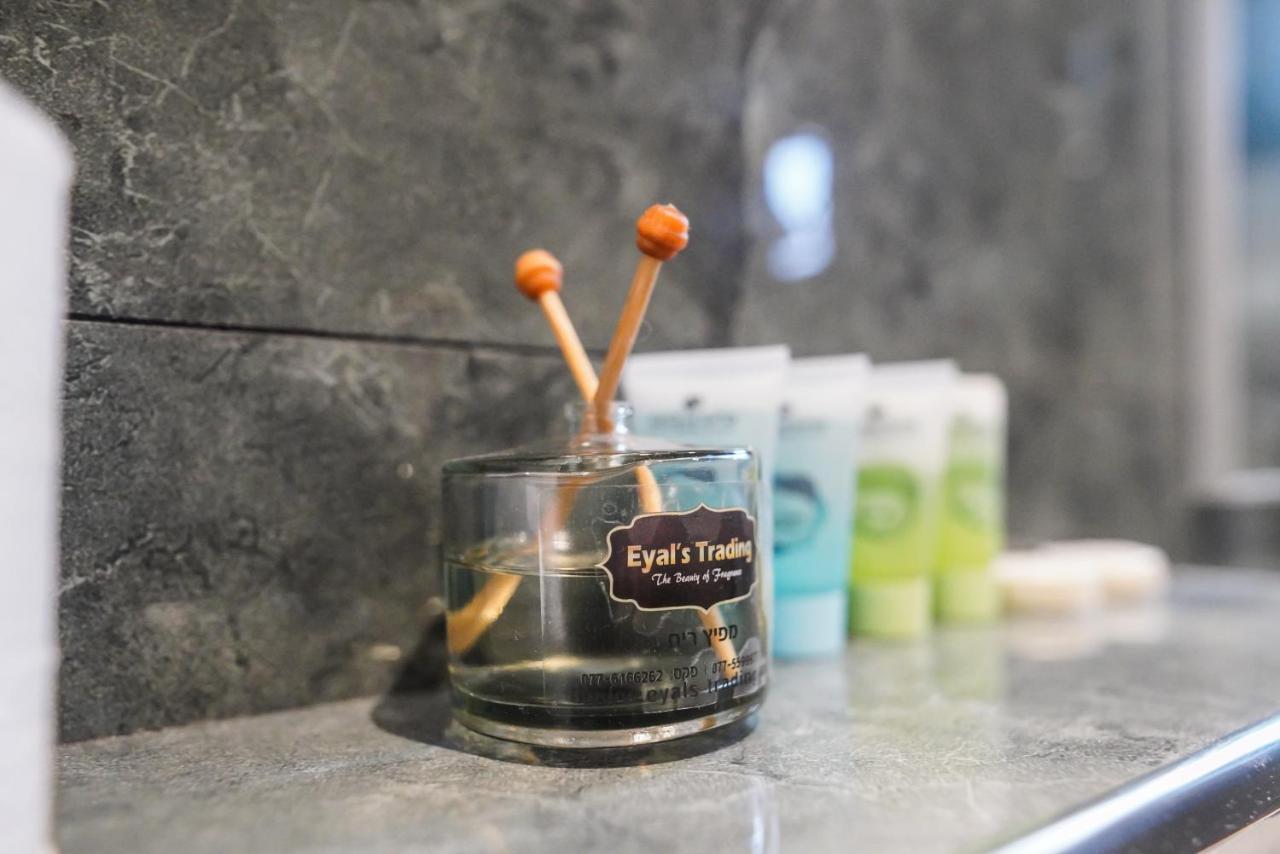 אילבן Eleven Spa Suites Jerusalem Exterior photo